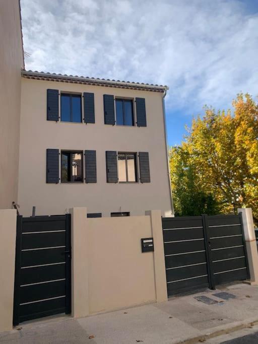 Apartamento Le 2 Ter Puyloubier Exterior foto
